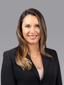 Elena-Otter_Headshot-480x640